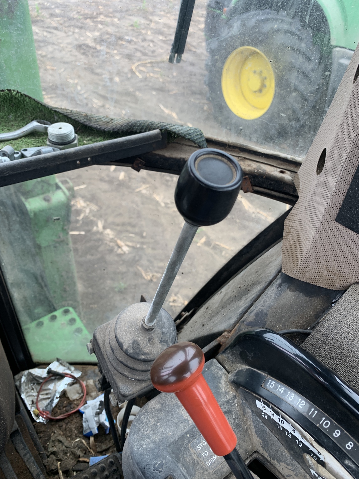 1990 John Deere 4755 Image 18