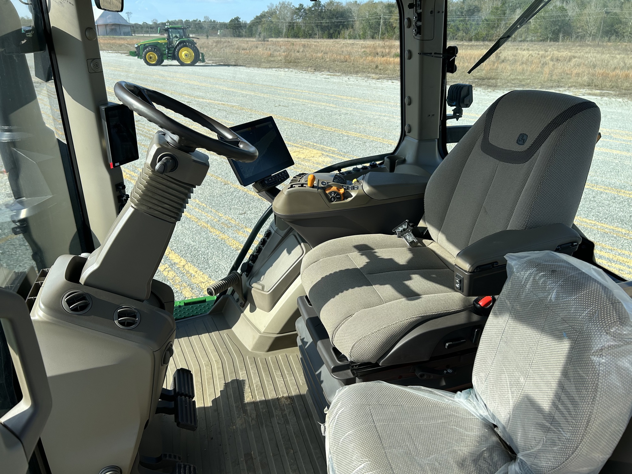 2024 John Deere 8R 310 Image 8