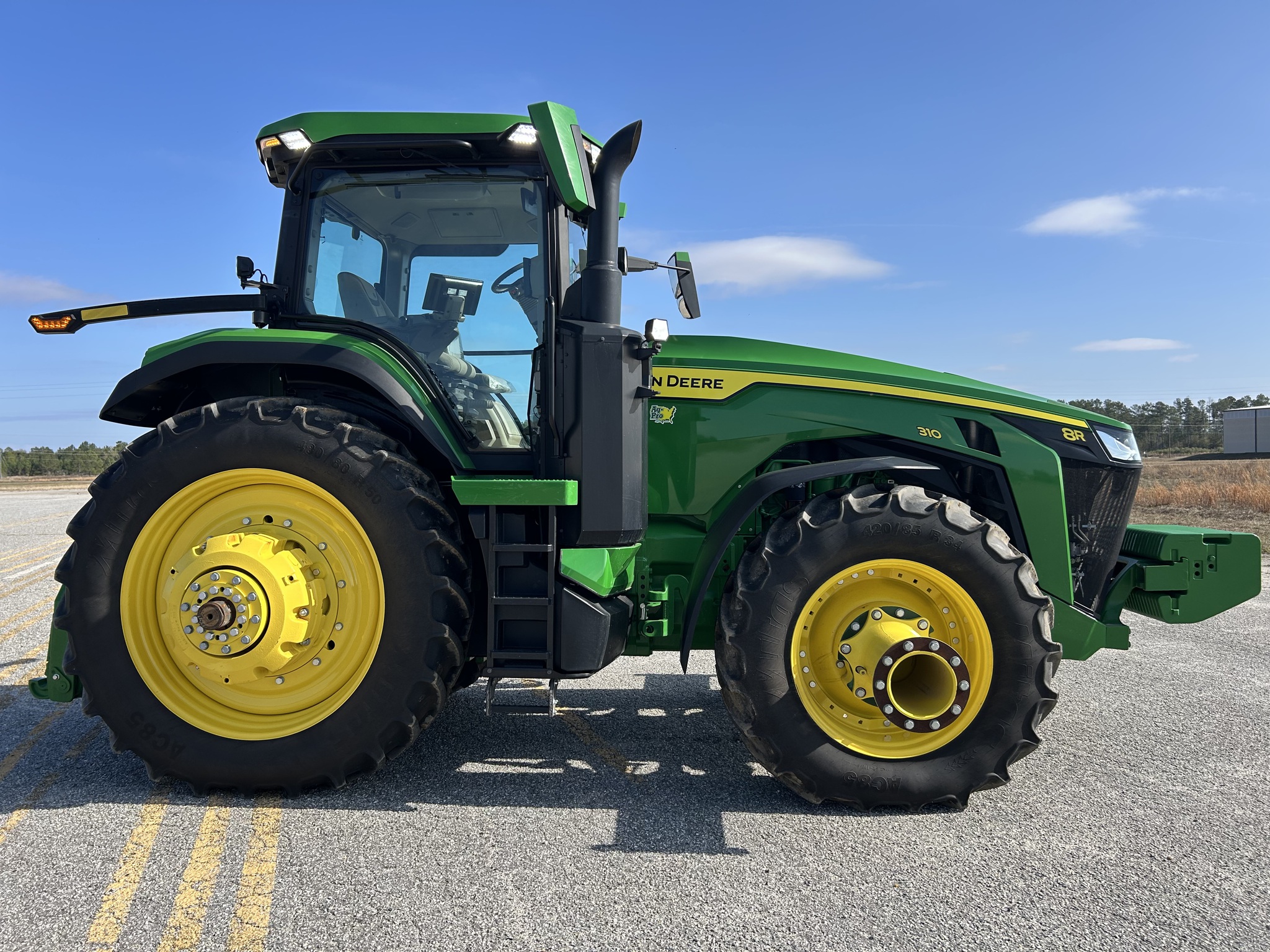 2024 John Deere 8R 310 Image 11
