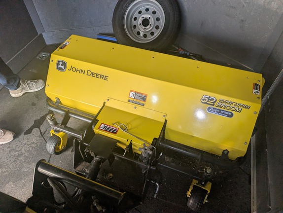 2018 John Deere 52 in Quick Hitch Broom - Photo1