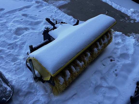 2018 John Deere 52 in Quick Hitch Broom - Photo1
