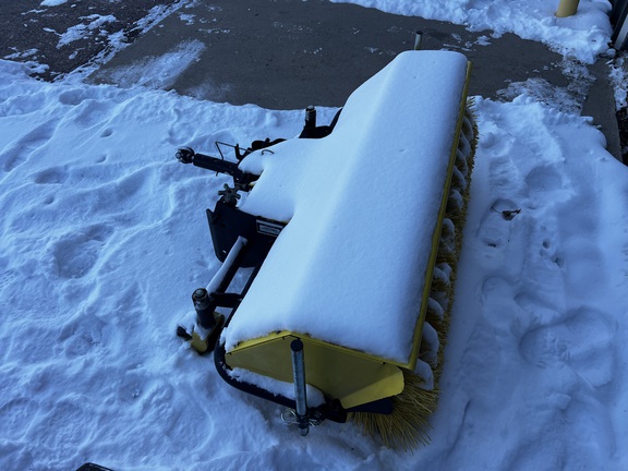 2018 John Deere 52 in Quick Hitch Broom - Photo2