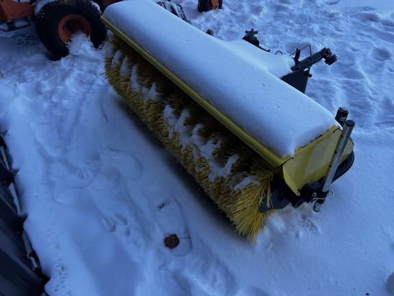 2018 John Deere 52 in Quick Hitch Broom - Photo7