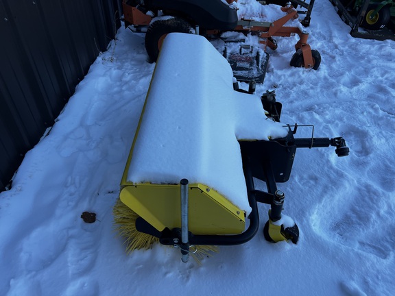 2018 John Deere 52 in Quick Hitch Broom - Photo6