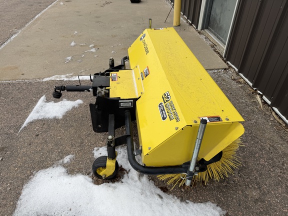 2018 John Deere 52 in Quick Hitch Broom - Photo2