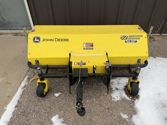 2018 John Deere 52 in Quick Hitch Broom - Photo4