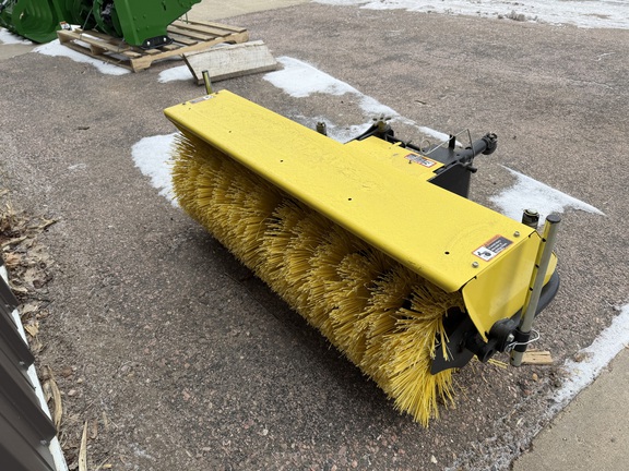 2018 John Deere 52 in Quick Hitch Broom - Photo7
