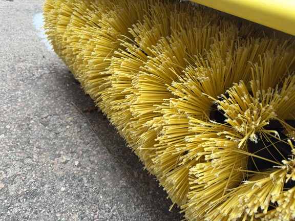 2018 John Deere 52 in Quick Hitch Broom - Photo8