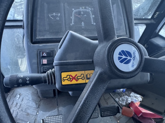 2013 New Holland TM140 - Photo9