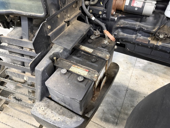 2013 New Holland TM140 - Photo25