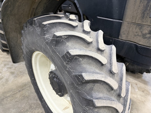 2013 New Holland TM140 - Photo12