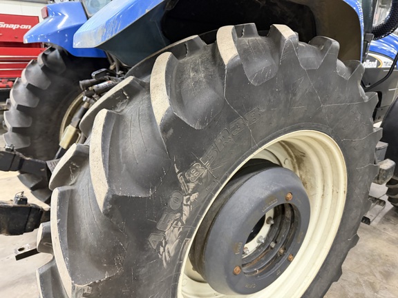 2013 New Holland TM140 - Photo15