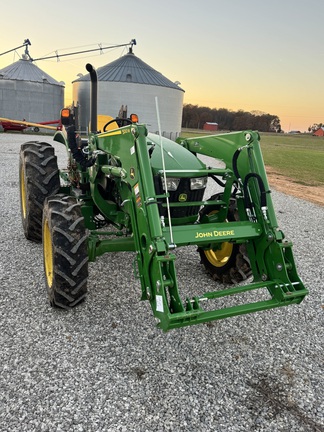 Photo of 2024 John Deere 5075E