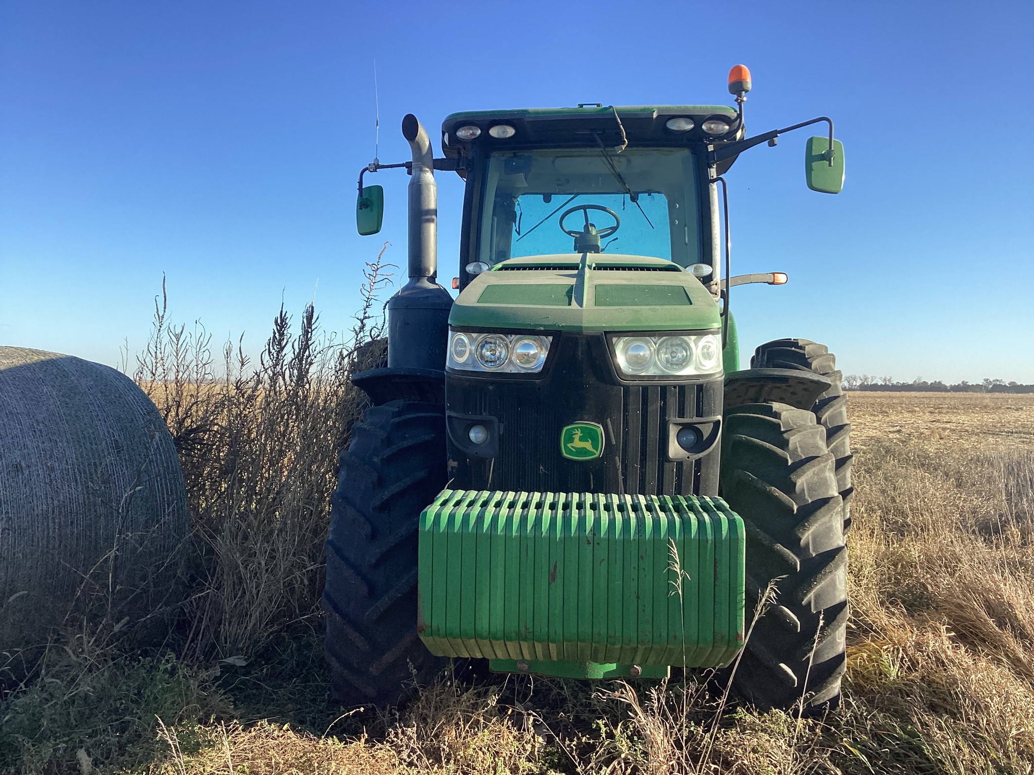 2013 John Deere 8285R Image 2