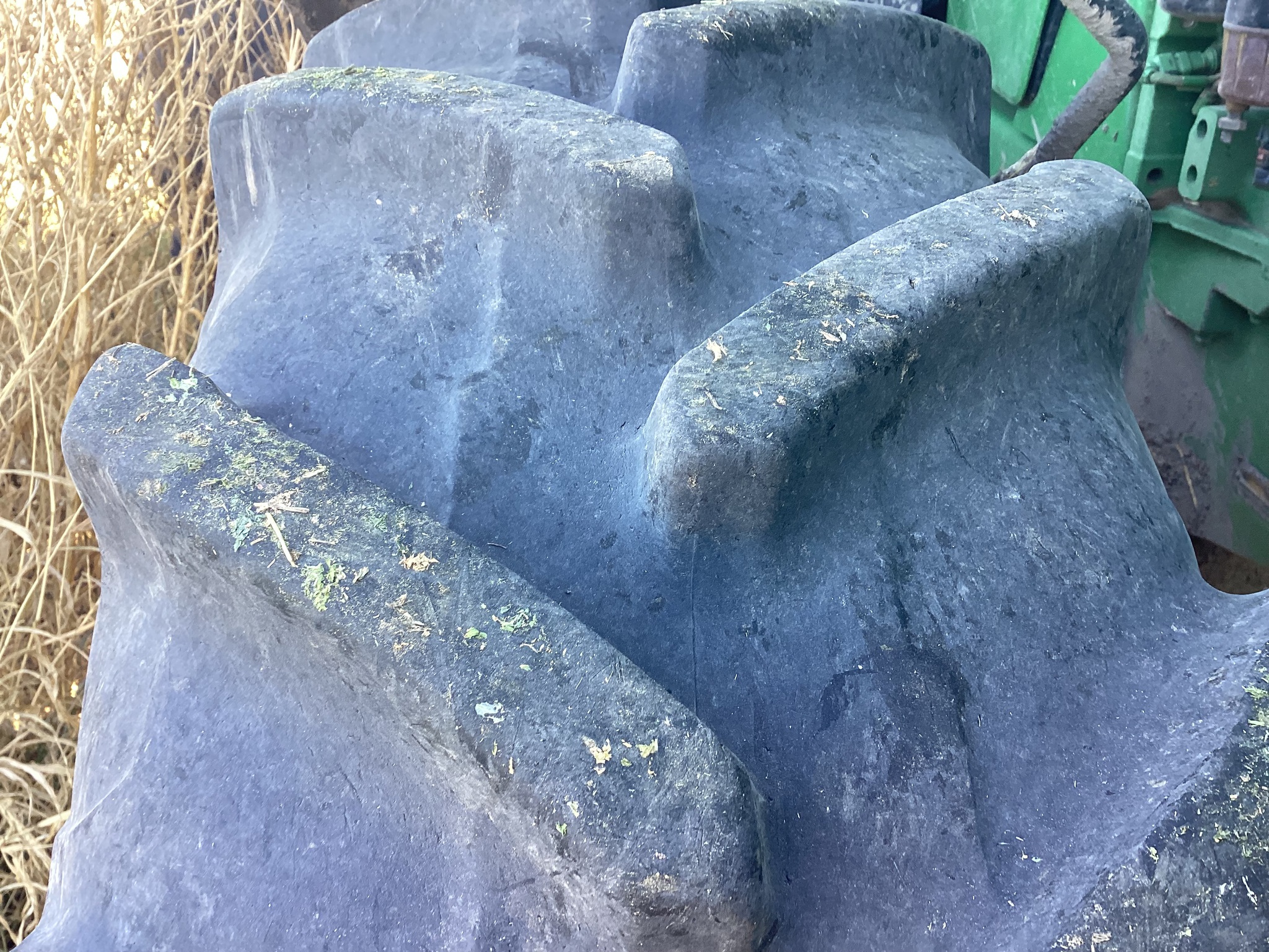 2013 John Deere 8285R Image 23