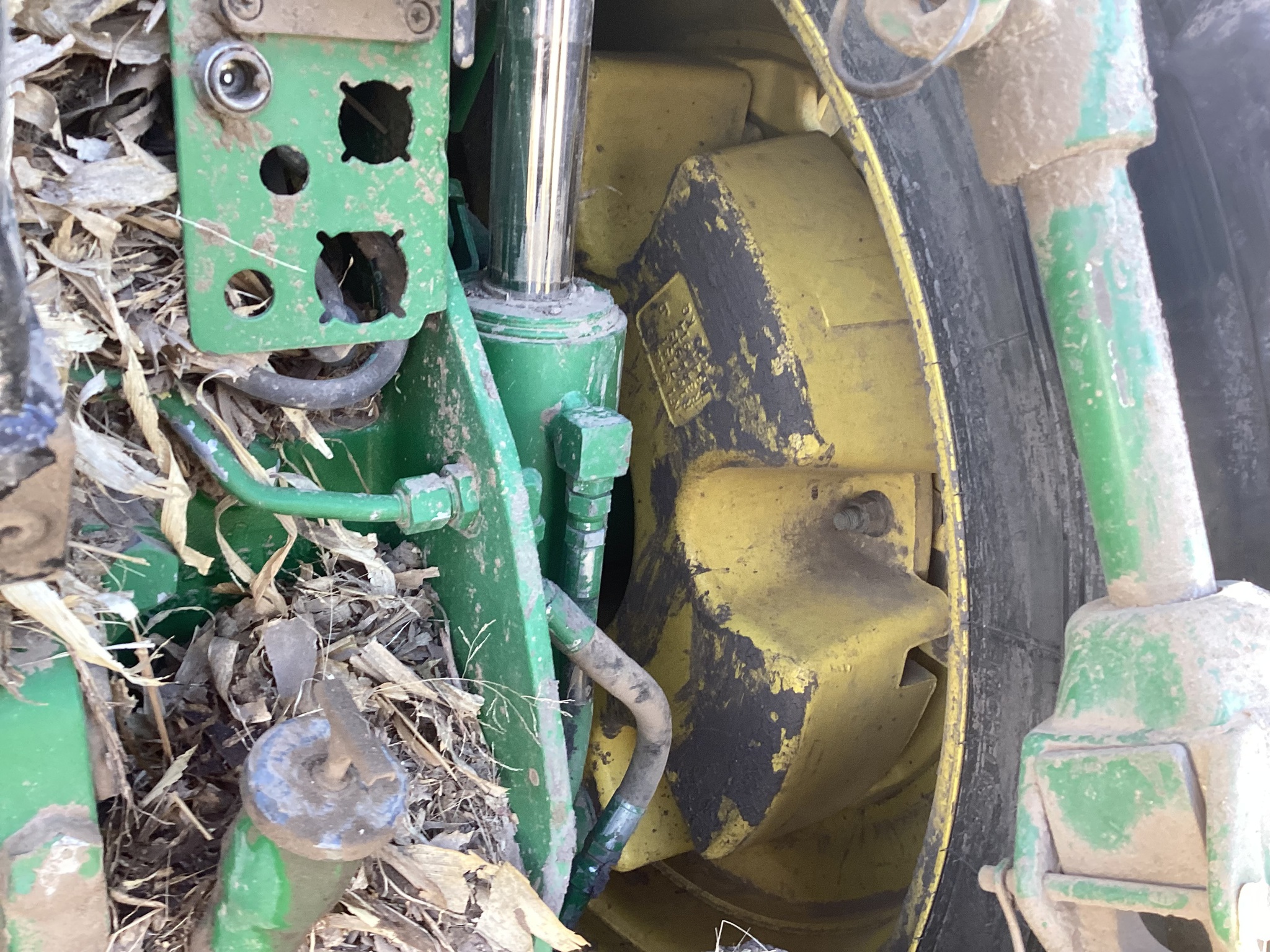 2013 John Deere 8285R Image 9