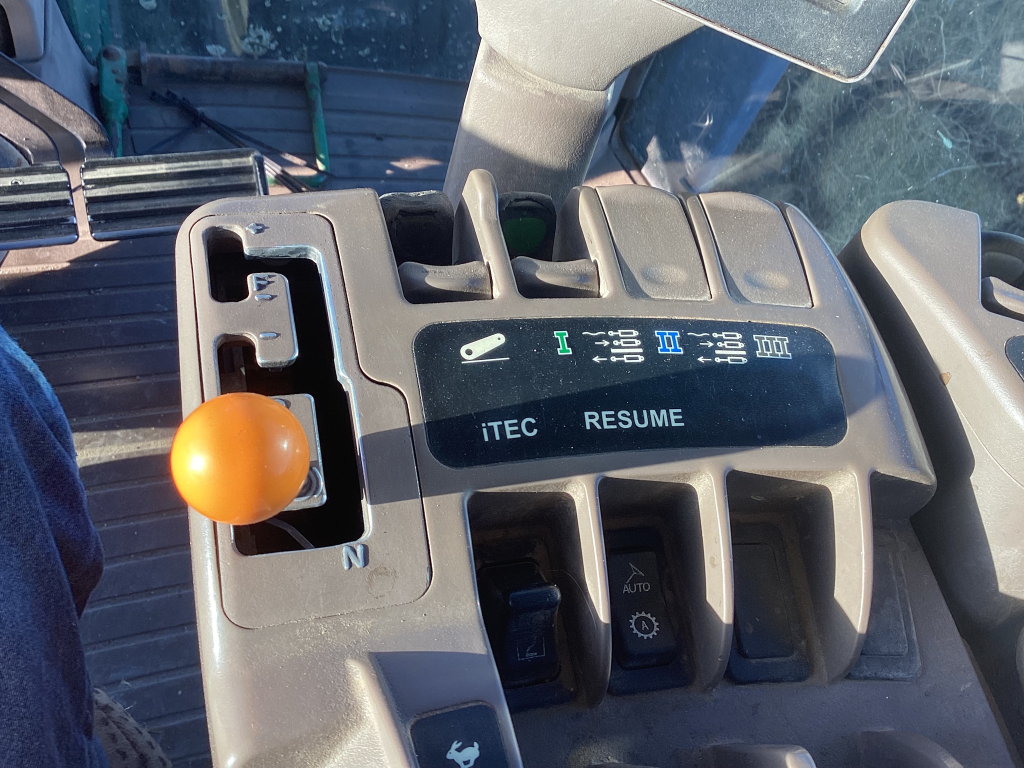 2013 John Deere 8285R Image 29