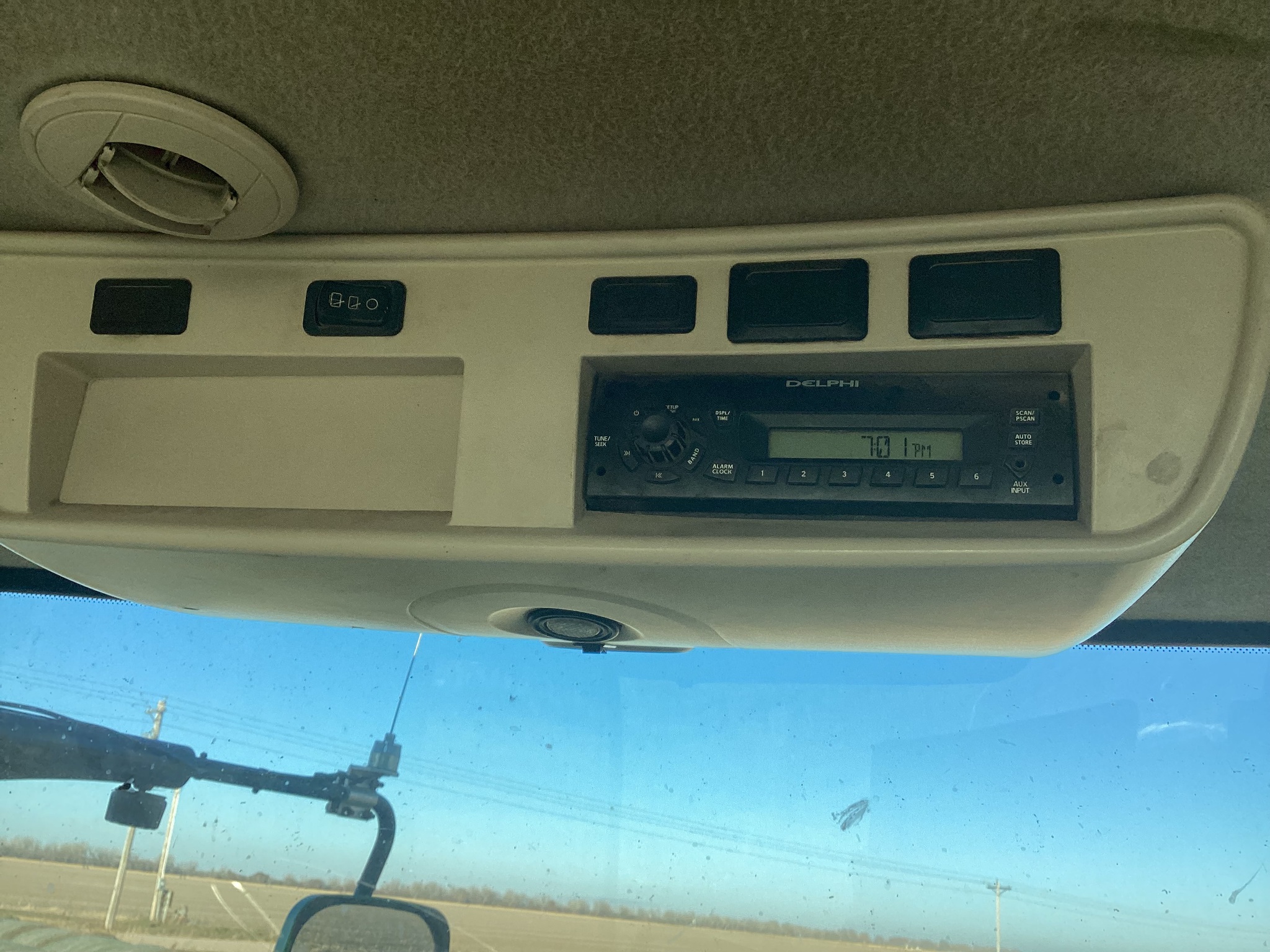 2013 John Deere 8285R Image 26