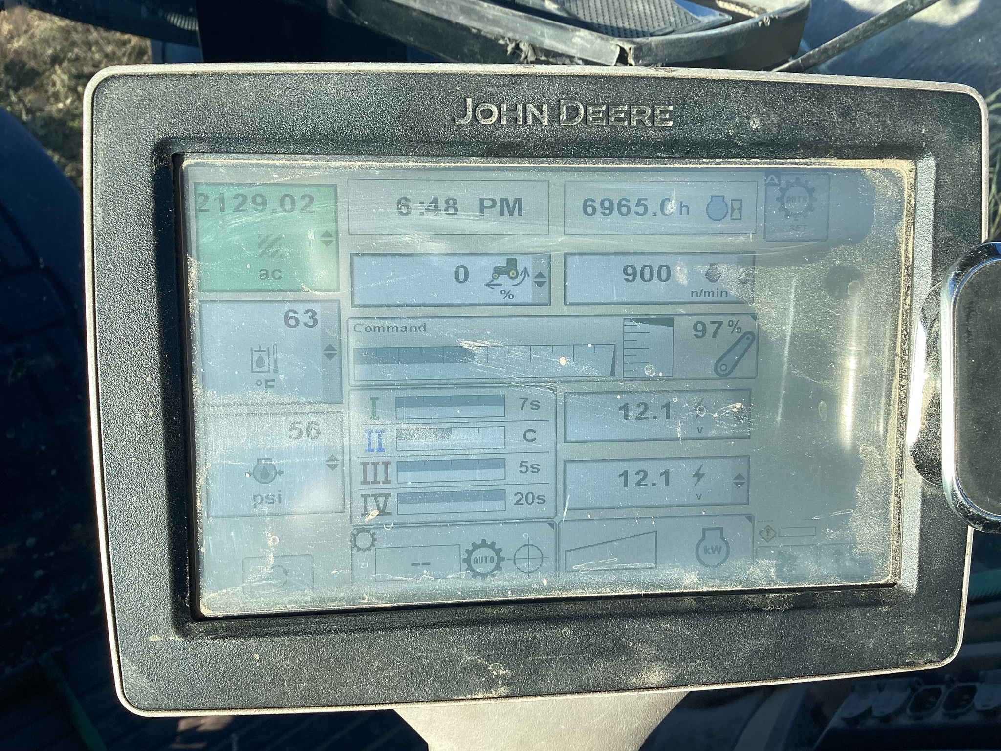 2013 John Deere 8285R Image 32