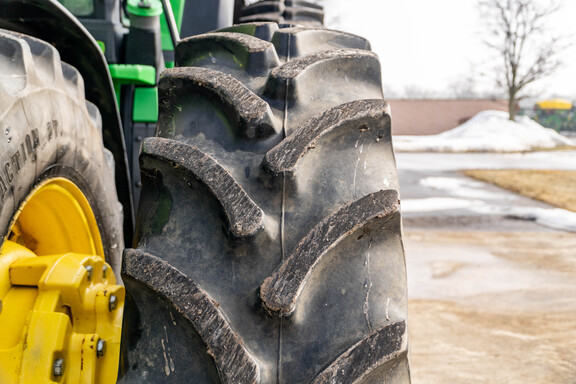 Used 2022 John Deere 8R 340 Row Crop Tractors at Koenig Equipment in Anna, OH - Photo12