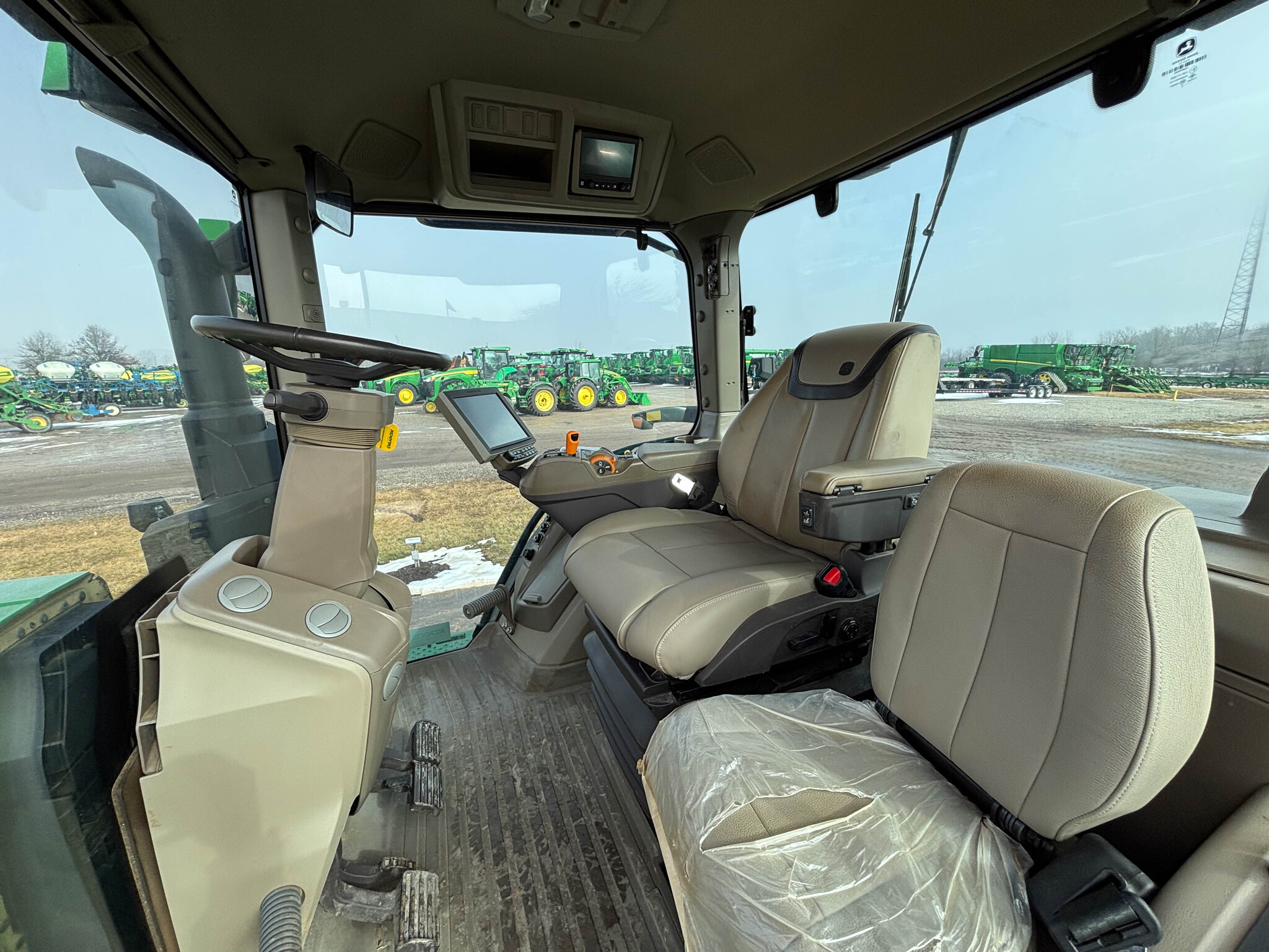 Used 2022 John Deere 8R 340 Row Crop Tractors at Koenig Equipment in Anna, OH - PhotoXL28