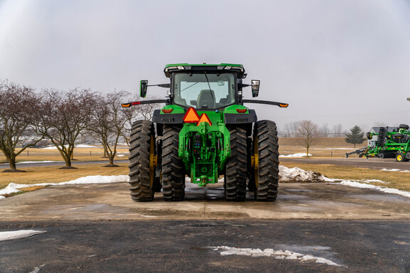 Used 2022 John Deere 8R 340 Row Crop Tractors at Koenig Equipment in Anna, OH - Photo3