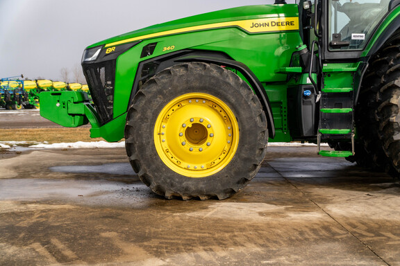 Used 2022 John Deere 8R 340 Row Crop Tractors at Koenig Equipment in Anna, OH - Photo8