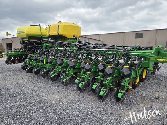 Photo of 2021 John Deere DB60