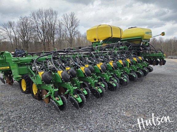 Photo of 2021 John Deere DB60