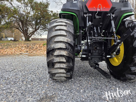 Photo of 2025 John Deere 3032E
