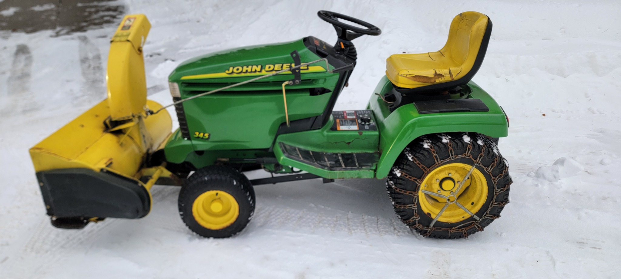 2000 John Deere 345 Image 4