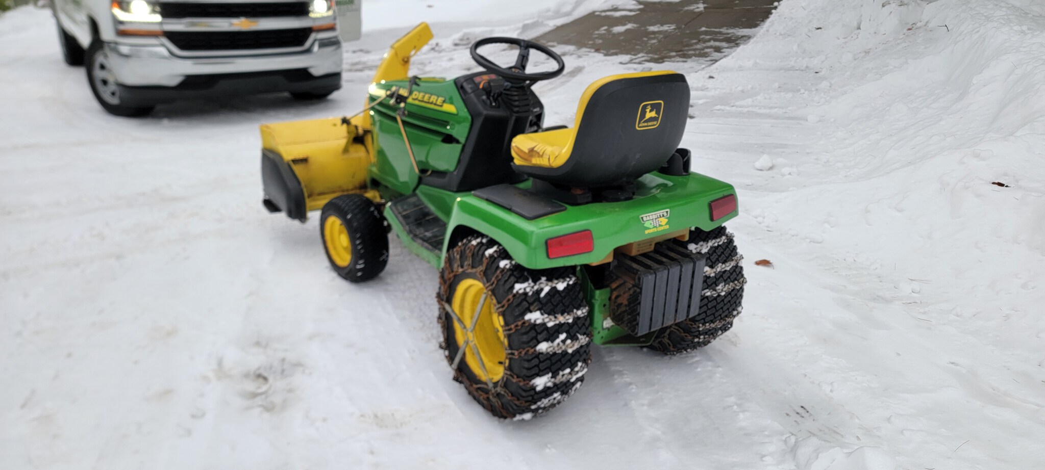 2000 John Deere 345 Image 5