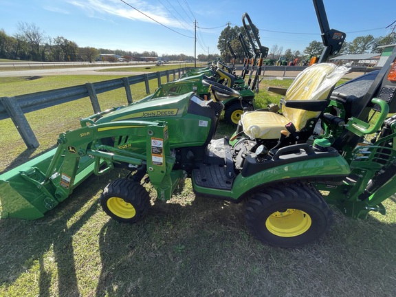 2024 John Deere 1025R Photo 4