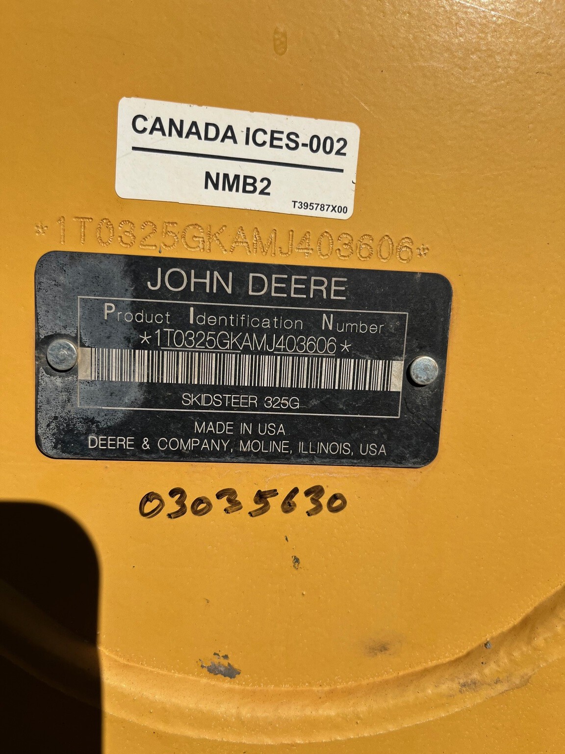 2021 John Deere 325G Image 6