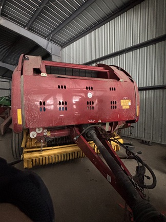  New Holland Rollbelt 560