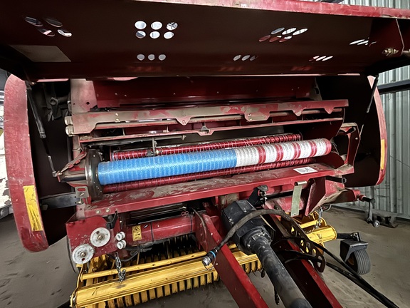 2018 New Holland Rollbelt 560 - Photo3