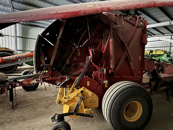 2018 New Holland Rollbelt 560 - Photo8