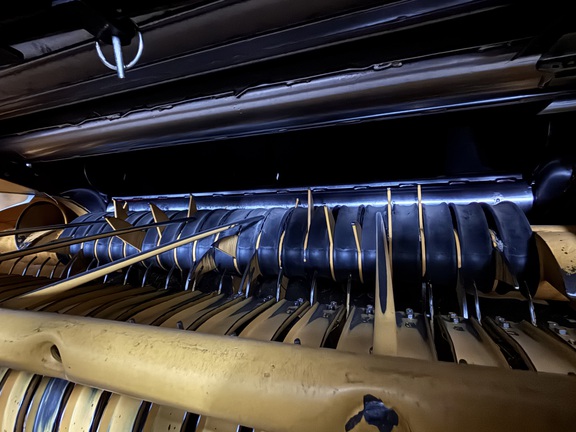 2018 New Holland Rollbelt 560 - Photo10