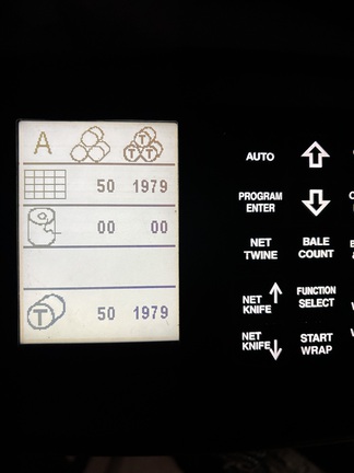 2018 New Holland Rollbelt 560 - Photo13