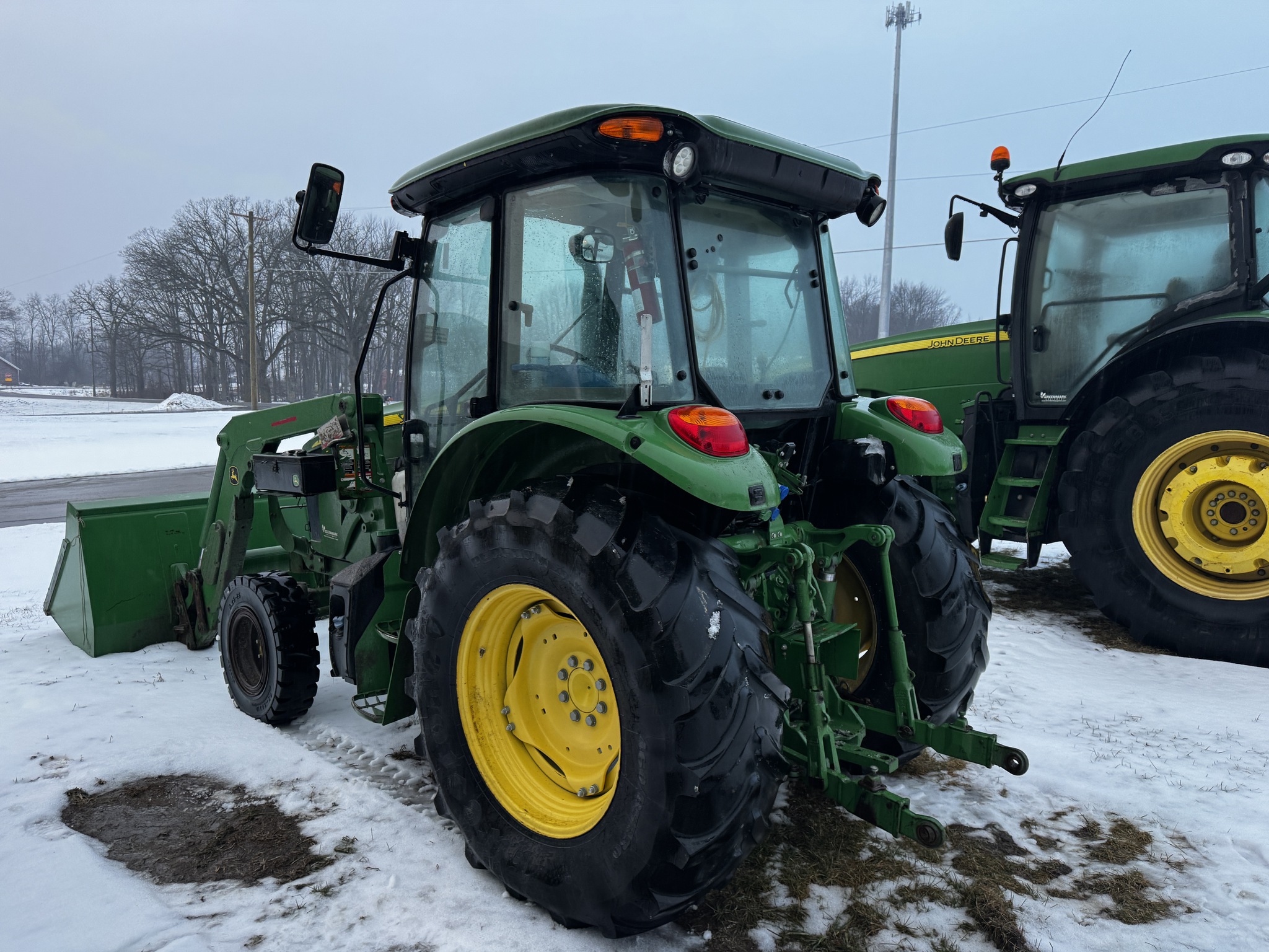 2019 John Deere 5100M Image 6