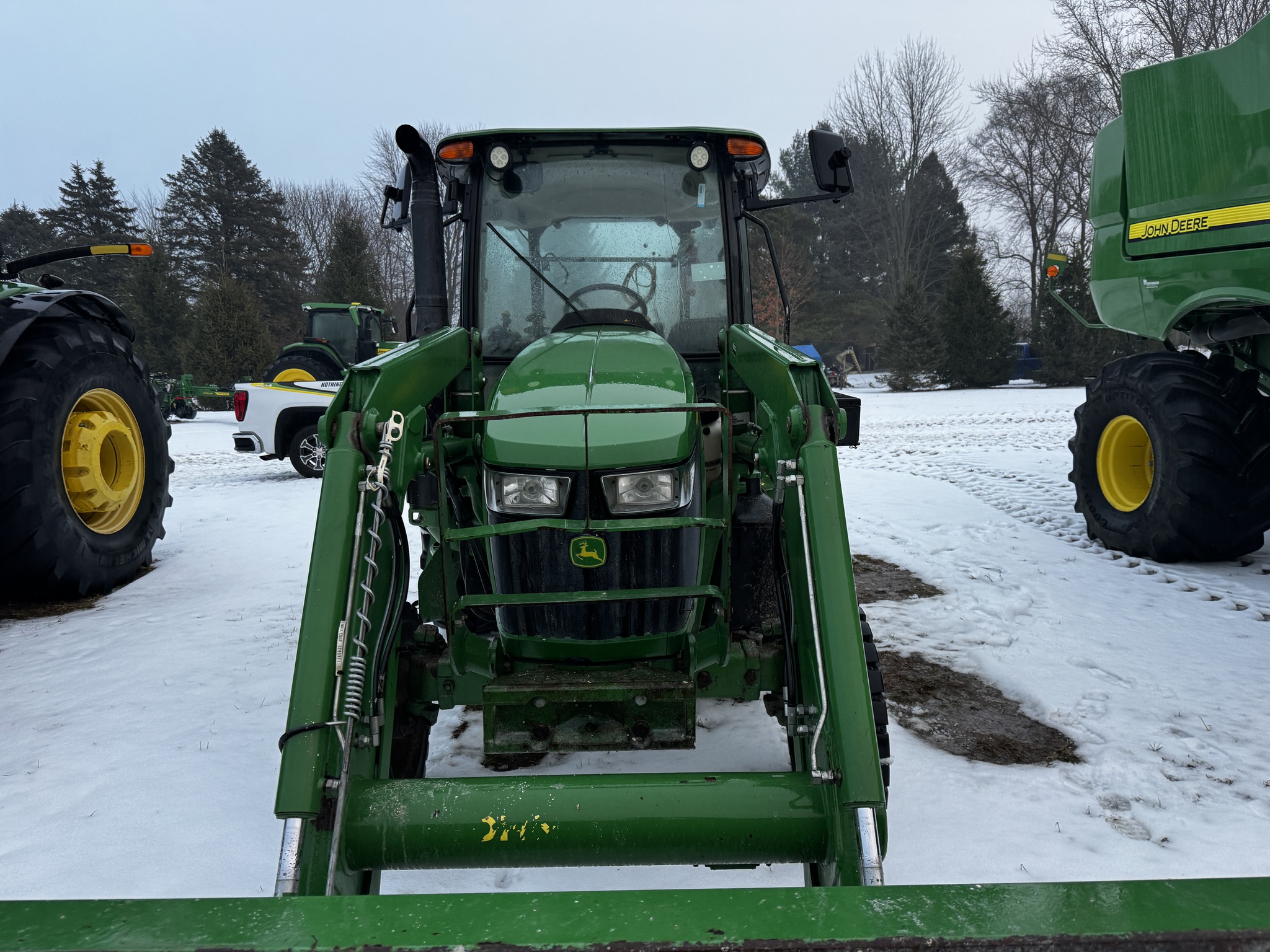2019 John Deere 5100M Image 5