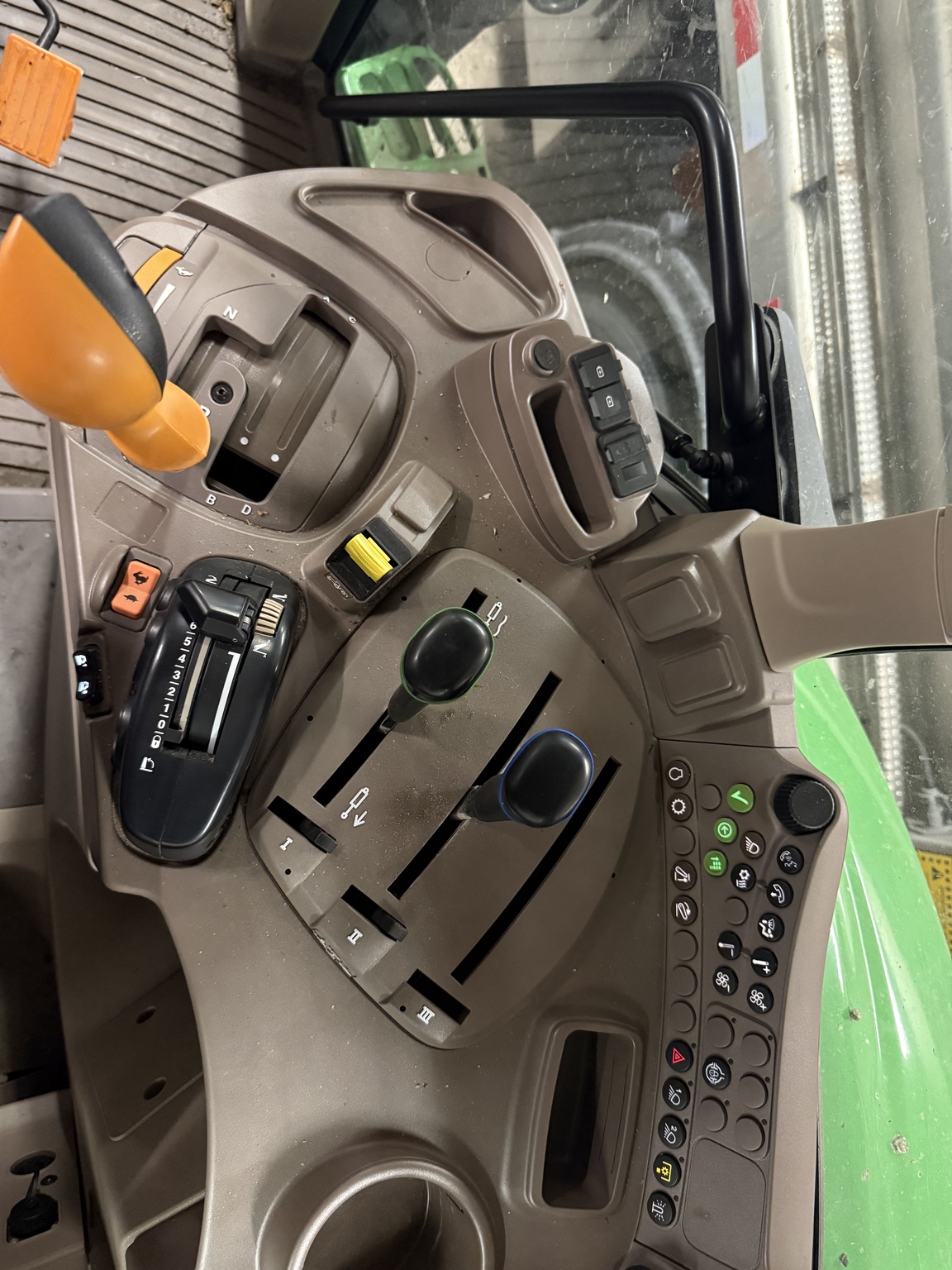 2023 John Deere 6130M Image 6