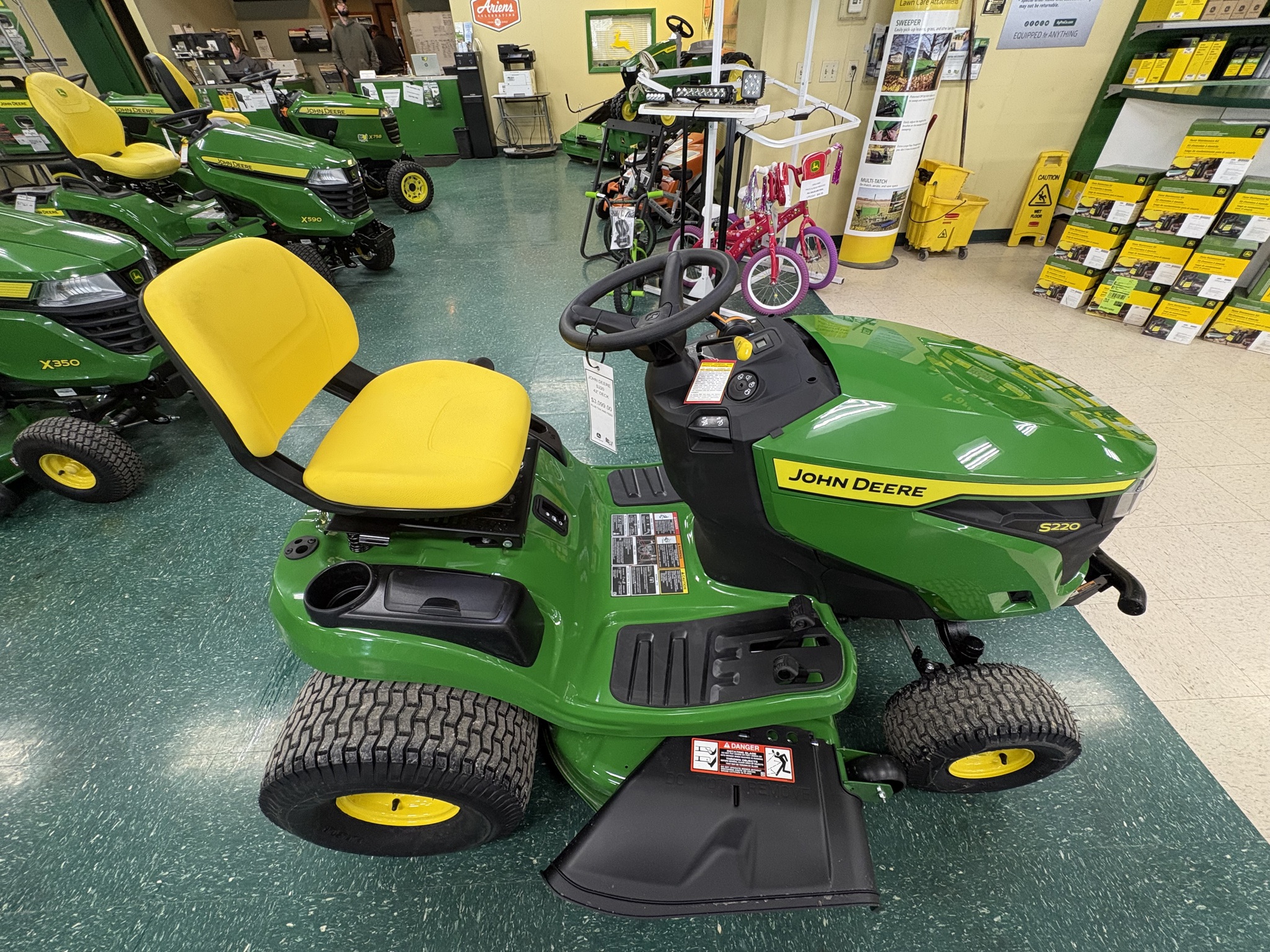2026 John Deere S220 Image 3