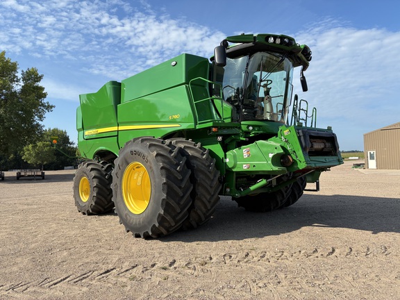  John Deere S780