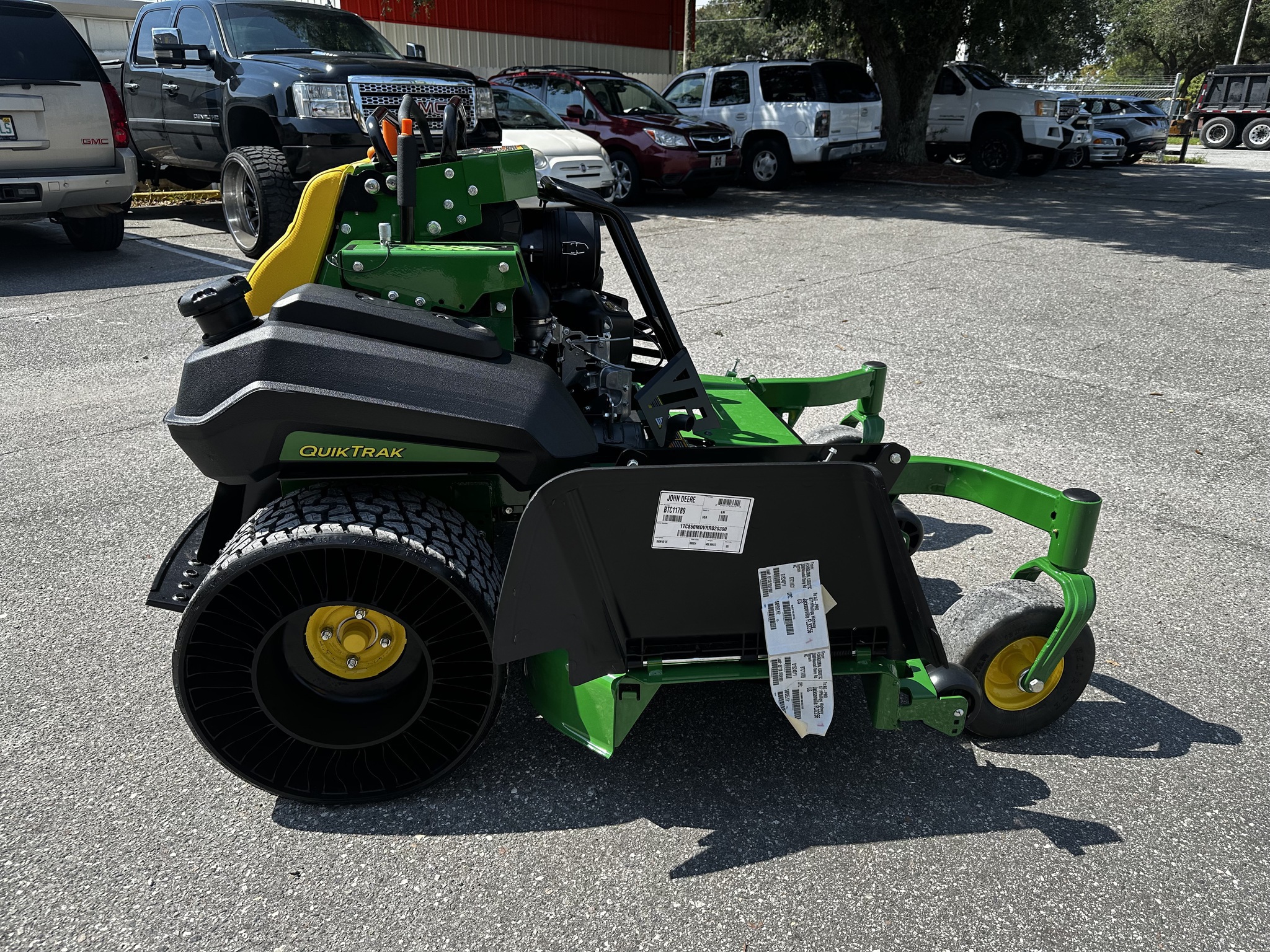 2026 John Deere Q850M w/ No Flat Tweels Image 4