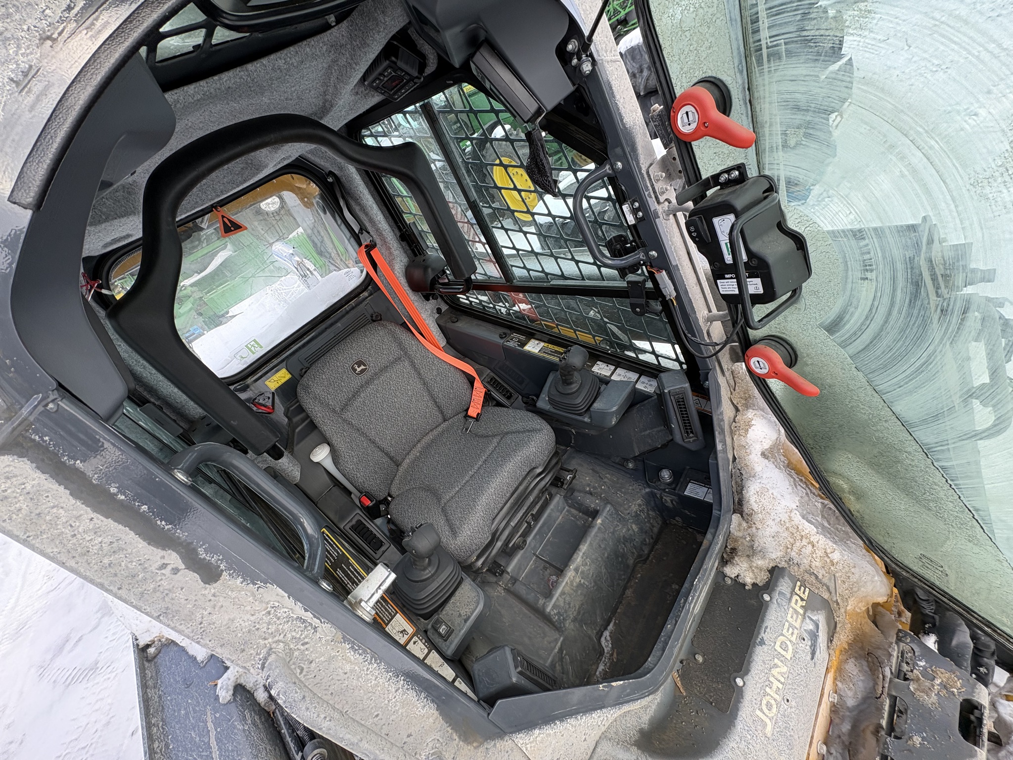 2023 John Deere 325G Image 3