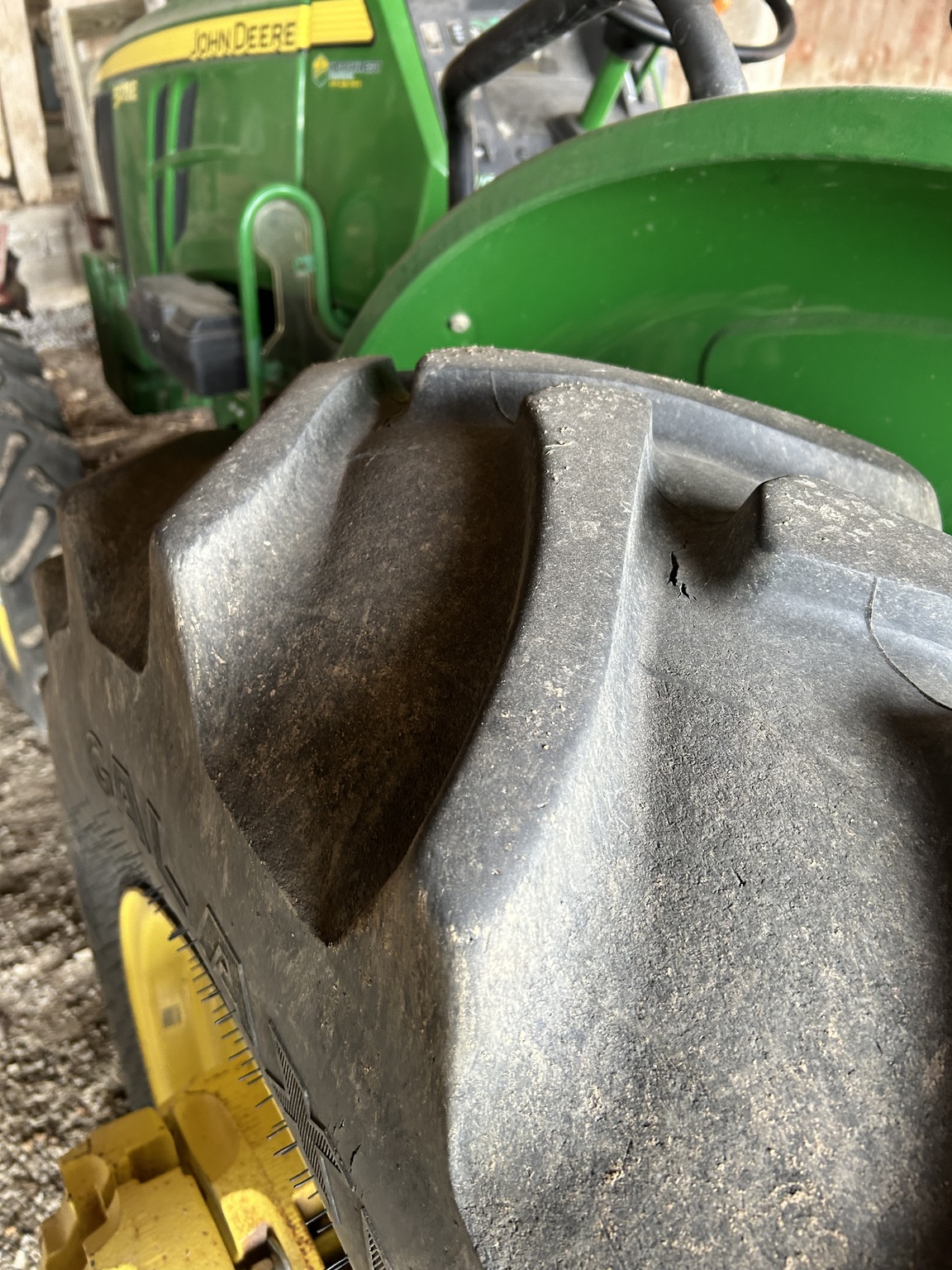2017 John Deere 5075E Image 9
