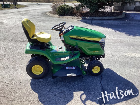 Photo of 2025 John Deere X370