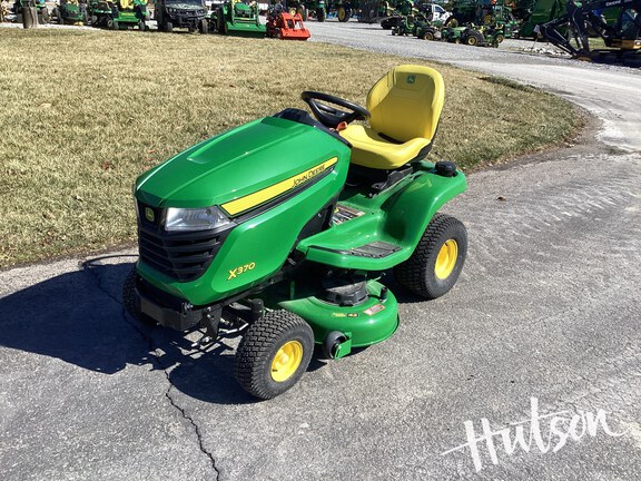 Photo of 2025 John Deere X370