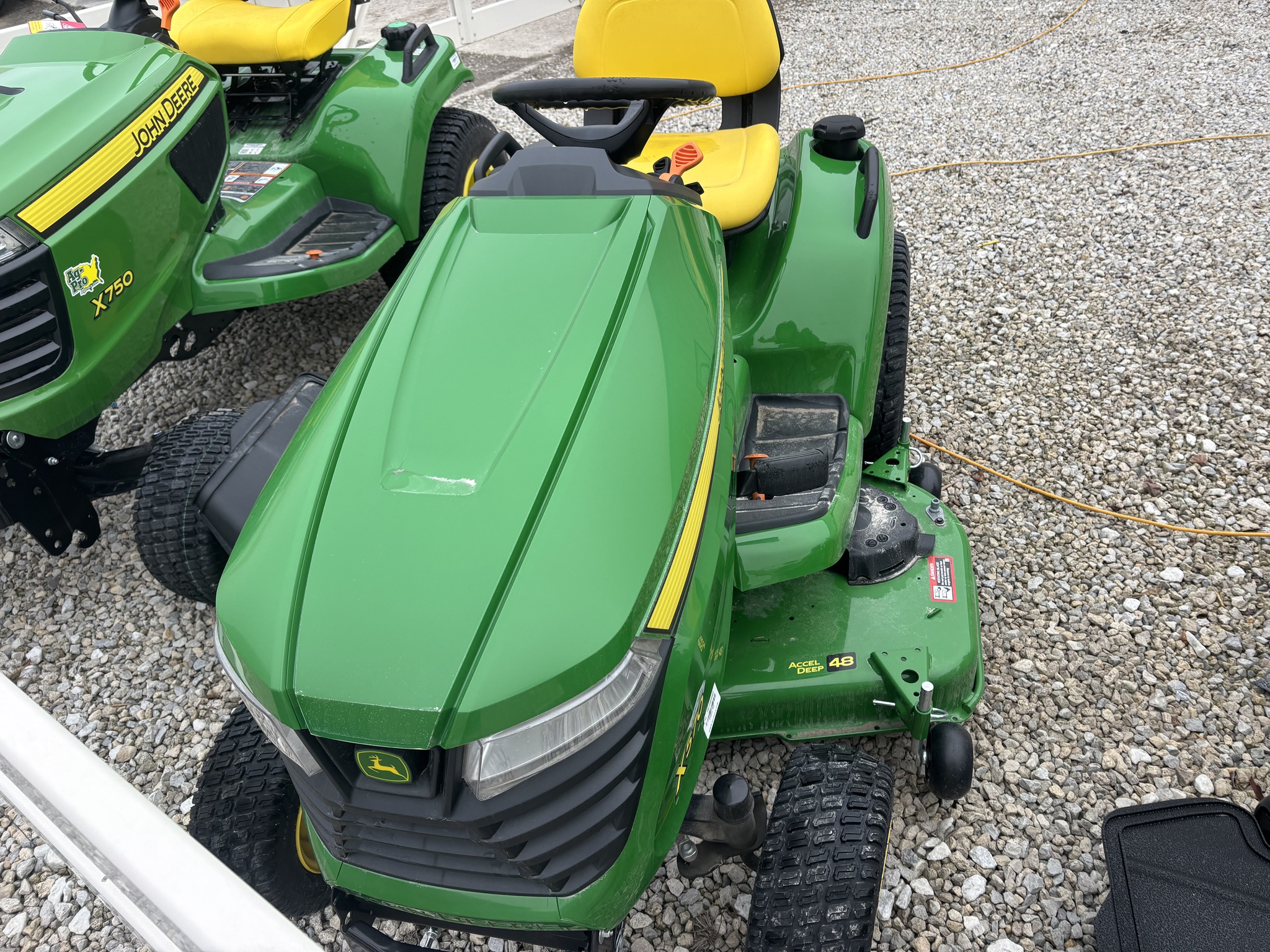 2024 John Deere X570 Image 4